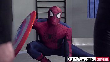 Reproducir Spider-man intenta salvar a una niña que lo practicaba