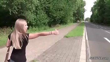 Redă Xxx la prima intalnire cu o tipa penetrata de un necunoascut