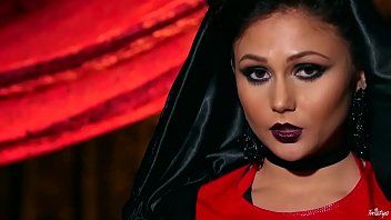Reproducir Escena xxx con vampiros para niños con fantasías eróticas