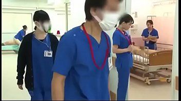 Jouer porno xxx à l'hôpital avec de bonnes femmes mauvaises avec un gros pénis