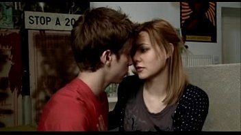 Redă Blonda adolescenta pupata hardcore de noul ei barbat