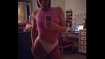 Redă Latina sexy ce te chiama la ea sa ii dai la cur