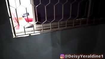 Riproduci Un bambino molto piccolo fa sesso in ufficio con un avvocato