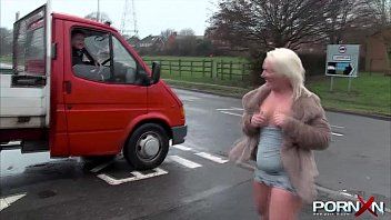 Redă Pupa foarte bine aceasta milf blonda dar cel mai mult adora sa si-o primeasca