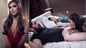 تشغيل إنه يبدو جميلًا جدًا عندما يكون في كسها