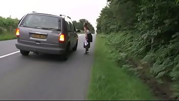 Redă Cu buzele ei doreste sa faca xxx oral barbatilor ce se da sa o penetreze in gurita