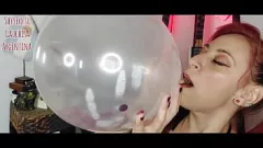 Jouer La magnifique rousse argentine de ShyyFxx éclate de ballons en POV