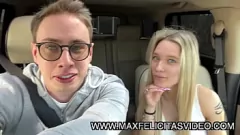 Abspielen Die italienische MILF Azzurra Eyes zeigt ihre Kurven in Max Felicitas' Hummer