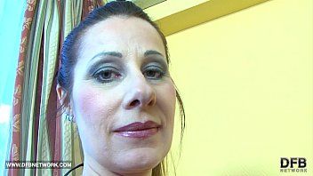 Redă Xnxx dur cu o starleta xnxx buna de sex