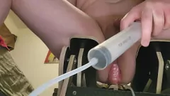 Odtwórz Krzywiony nie -binarny kitiefox szaleje z dildo - grę analną wypełnioną strzałem