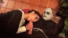 play Aventura anală a grupului Blonde MILF: ciorapi, țâțe mari și țâțe false