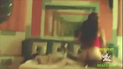 Reproduzir Casal brasileiro pegou fita: buceta selvagem fodendo no motel do Rio