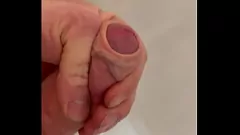 Reproduzir Acariciando meu pau enorme no chuveiro: uma masterbation masterbation