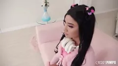 Redă Hardcore timp de joacă cu Petite Asian Avery Black și Oliver Davis