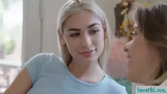 Afspelen De kleine tieten van Anny Aurora en het shemale-kutje van Delilah Day likken in hardcore tranny-seks