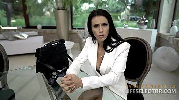 تشغيل انها تأخذها في كس xnxx من موظف مثير
