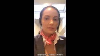 Reproducir Andreea azafata se retrata desnuda en el avión a 8000 m de altitud