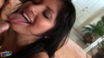 Reproduzir Morena madura faz sexo com demência e engole de graça