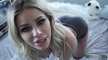 Play Lorena looks like she knows how to lick his cock like a bitch