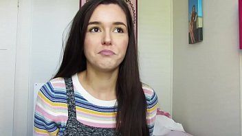Reproduzir Cena de sexo adolescente no chuveiro